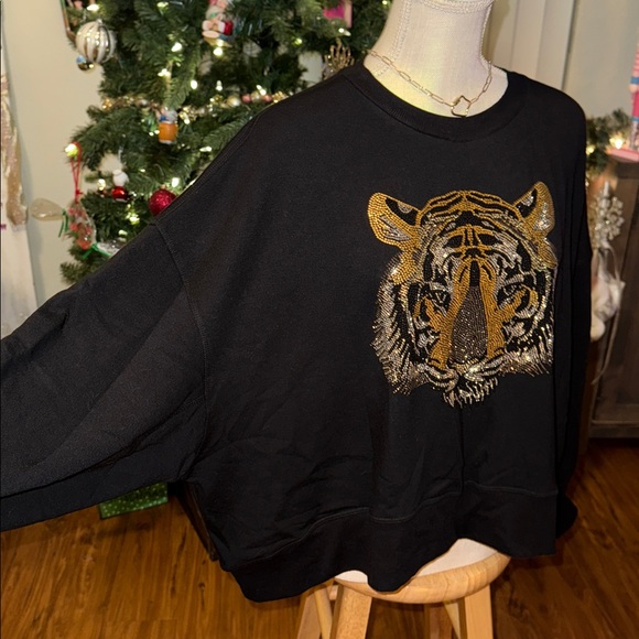 ☃️BOGO50%☃️🆕🖤EXPRESSED SOCIETY: BLACK Stone Tiger Crew Neck Sweatshirt SMALL - Picture 5 of 13